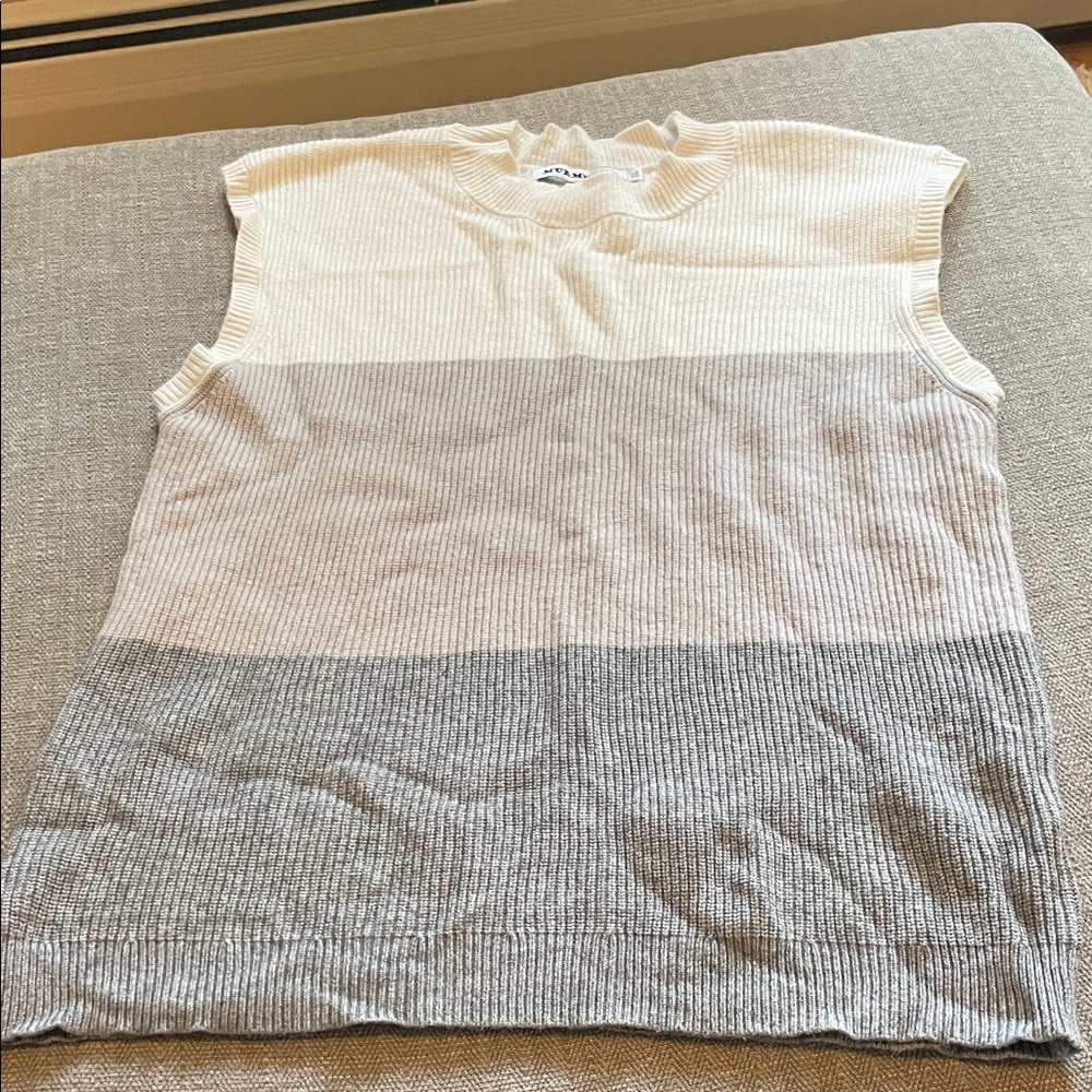 NWOT! Muamurey Color Block Sleeveless Sweater